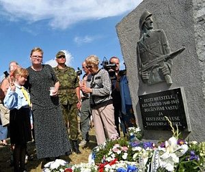 Открытие памятника в Пярну, 2002 г. Фото: Pärnu Postimees