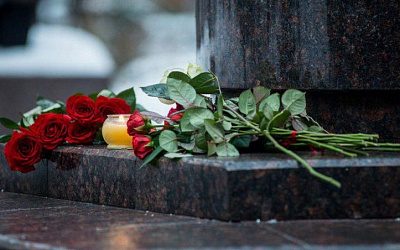 В Литве вандалы опрокинули памятник жертвам Холокоста