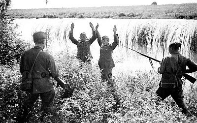 Вечером 21 июня к советским пограничникам явился перебежчик — немецкий фельдфебель: война начнется 22 июня