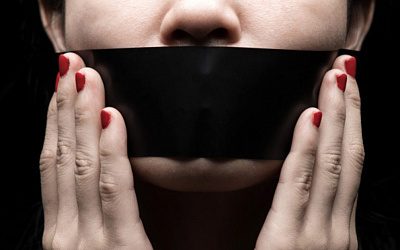 Молчи — целее будешь: в Латвии преследуют за слова в поддержку изучения русского языка