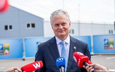 Президент Литвы отверг критику за закупку военно-транспортных самолетов