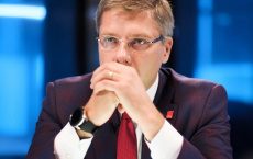 Мавр сделал свое дело: Латвия добивает «правильных русских» Нила Ушакова