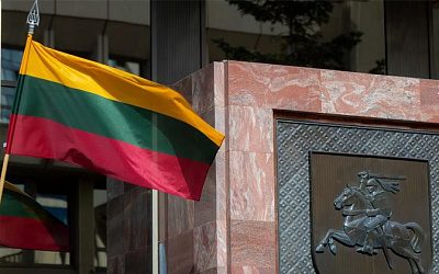 «Наступили в кучу экскрементов»: культурное сообщество Литвы грозит забастовками