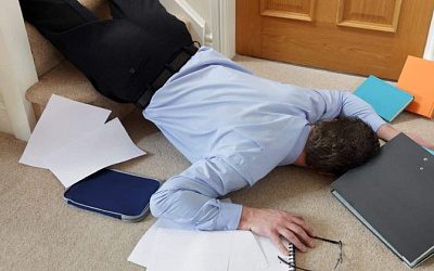 Стало известно, жителям какой из стран Балтии приходится работать больше остальных