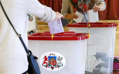 Парламентские выборы в Латвии оказались под угрозой из-за дефицита финансирования