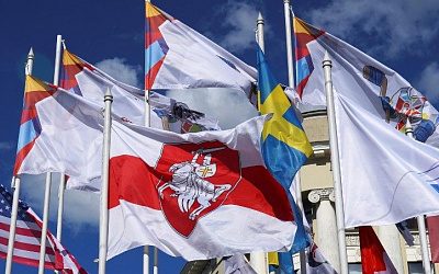 Мэр Риги приказал снять флаги Международной хоккейной федерации, поддержавшей Беларусь