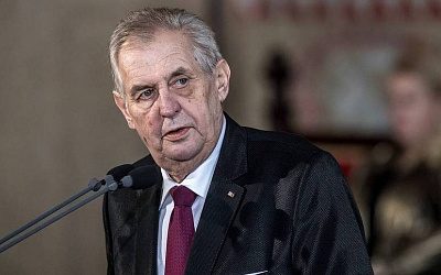 Президент Чехии допустил отказ от визита в Москву на парад Победы