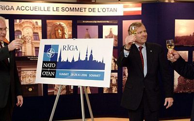 Латыши боятся, что ЕС и НАТО начнут «паковать чемоданы» из Прибалтики 