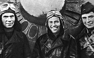 Закончились патроны — идем на таран! Кто первым на войне получил звание Герой Советского Союза?