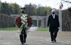 Президент Латвии назвал Вторую мировую «чужой войной»