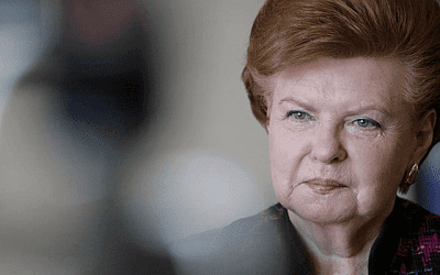 Экс-президент Латвии обвинила «руку Москвы» в лишении её «люксовой» могилы