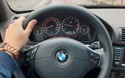 Житель Литвы купил себе автомобиль BMW на собранные для украинцев пожертвования