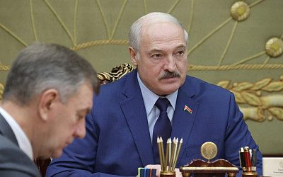 «Сядут, и надолго». Лукашенко нашел западных шпионов на заводах в Беларуси