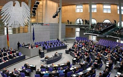В Бундестаге сравнили санкции против России с харакири для Германии