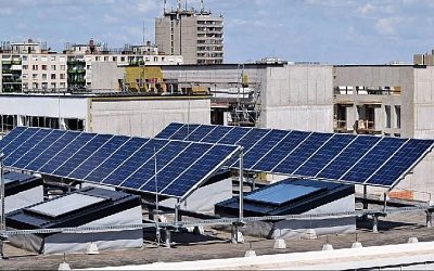 Рига установит солнечные панели и аккумуляторы в школах и соцучреждениях