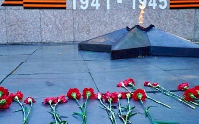 В Латвии будут штрафовать за возложение цветов 9 мая к демонтированным памятникам
