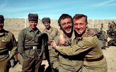 «Вот встает русский солдат во весь рост, идет прямо на тебя и стреляет в упор. Вот это воин!»: афганские моджахеды — о доблести советских солдат