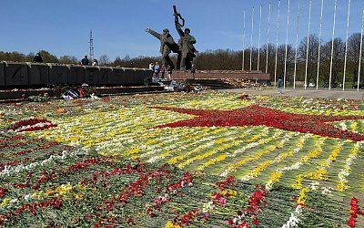 Русским Латвии предстоит решающая битва за  Памятник освободителям Риги