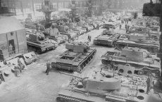 Во время боев за Сталинград Германия производила 500 танков в месяц, СССР — 2200. Гитлер считал это невозможным