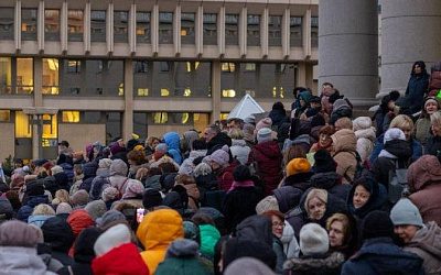 В Литве бастующие учителя собрались на митинг возле Сейма