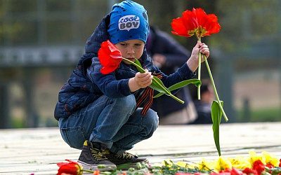 Латвийцы массово пожаловались на возбуждение дел за посты о Дне Победы