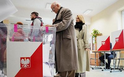 Правящая партия лидирует по итогам парламентских выборов в Польше
