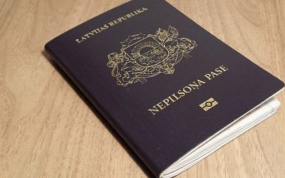 Неграждане Латвии и Эстонии могут быть уравнены в политических правах