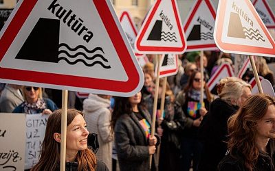 Культурное сообщество Литвы выходит на предупредительную забастовку