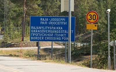 СМИ сообщили об аннулировании российских виз покупателям дешевого бензина из Финляндии