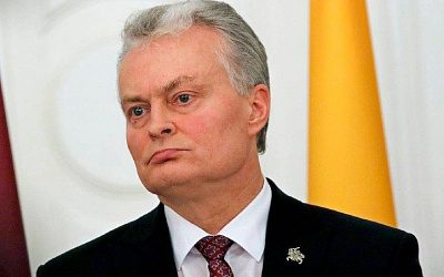 Президент Литвы назвал «ватниками» людей, возложивших цветы в российскому танку в Вильнюсе