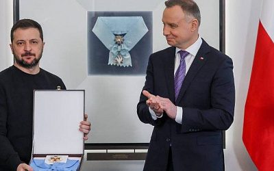 Президент Польши вручил Зеленскому высшую награду страны