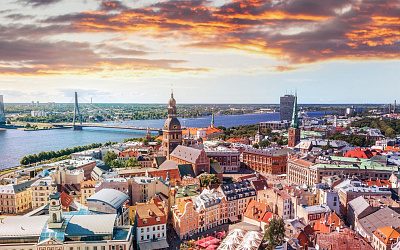Оптимистов в Латвии становится больше, но пессимизм доминирует