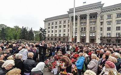 Зеленский выразил соболезнования семьям погибших в одесском Доме профсоюзов