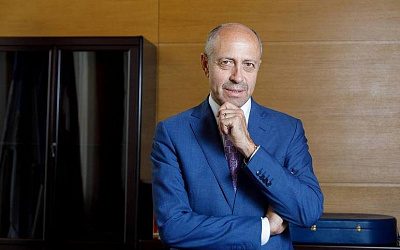 На золотые часы кандидата в мэры Риги Олега Бурова пожаловались в антикоррупционное бюро