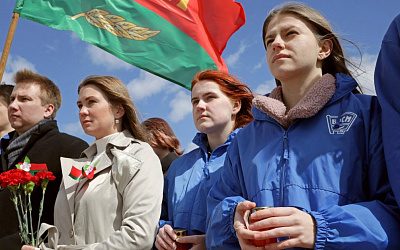 Патриотичные, энергичные, образованные: каким видят будущее молодежи в России и Беларуси