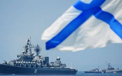 В Латвии на мужчин с флагом ВМФ России завели дела об административных нарушениях