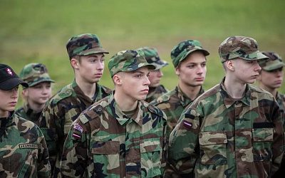 Латвия намерена направить солдат на границу с Беларусью