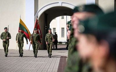 Президент Литвы выступил за повышение налога на прибыль для финансирования обороны