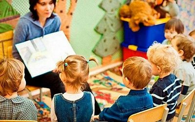 В Эстонии детям запретили петь новогоднюю песню на русском языке