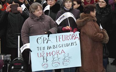 Бастующие учителя Литвы намерены перенести переговоры с властями в Сейм