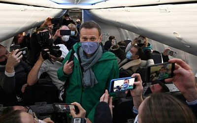 Прибалтика угрожает России санкциями за Навального