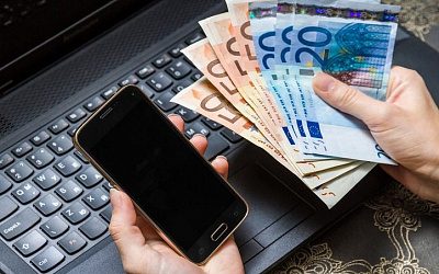 Латвия вводит новый налог на компьютеры, мобильники и флешки