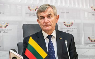 Отставку спикера Сейма Литвы отложили до весны