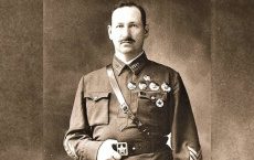 Михаил Ефремов — советский генерал, которого немцы хоронили с почестями. В окружение за ним прислали самолет, но он отказался покидать своих солдат