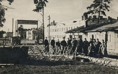 В 1944 г. около эстонского Тарту советские следователи раскопали противотанковый ров и оказались в шоке от увиденного