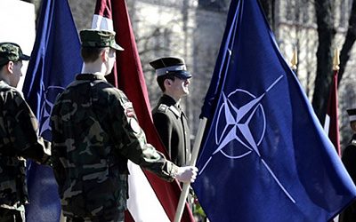 Каждый четвертый латвиец считает Прибалтику зоной оккупации НАТО