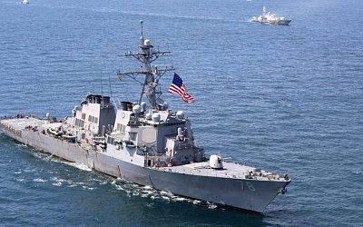 Десантный корабль США зашел в Рижский порт