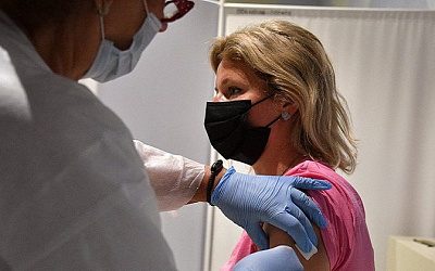 Тысячи жителей Молдовы получили просроченную вакцину от коронавируса