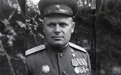 Советский подполковник пошел в атаку, которая оказалась успешной, голым. Всё дело в том, что при форсировании реки он потерял одежду