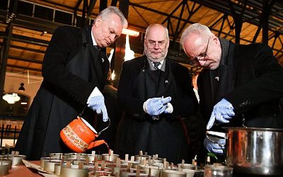 Президенты стран Балтии заготовили свечи для нужд ВСУ